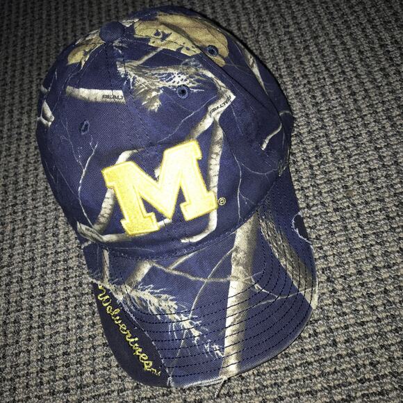 Michigan Wolverines Blue Camouflage Adjustable Hunting Hat By Signatures - Picture 1 of 4